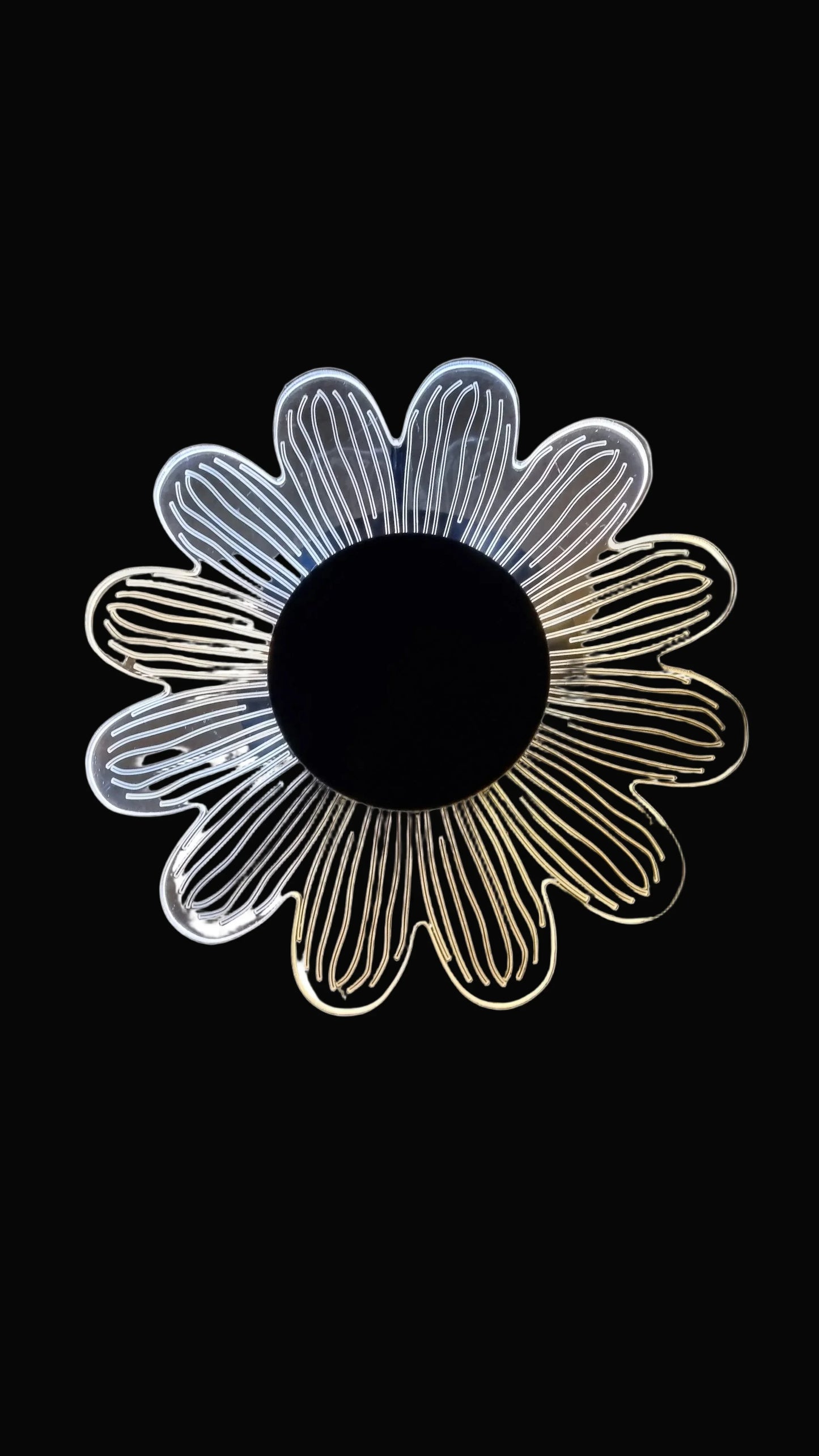 Lampada solare a forma di fiore con petali trasparenti e luce LED, ideale per decorazione giardino esterno