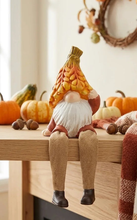 Gnomo di Ceramica Autunnale Seduto con Cappello a Spiga – H 12 cm