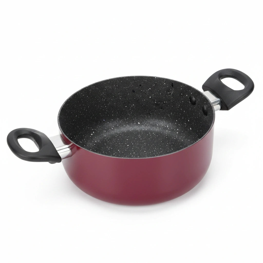 Pentola rossa con manici grigi, articolo cucina