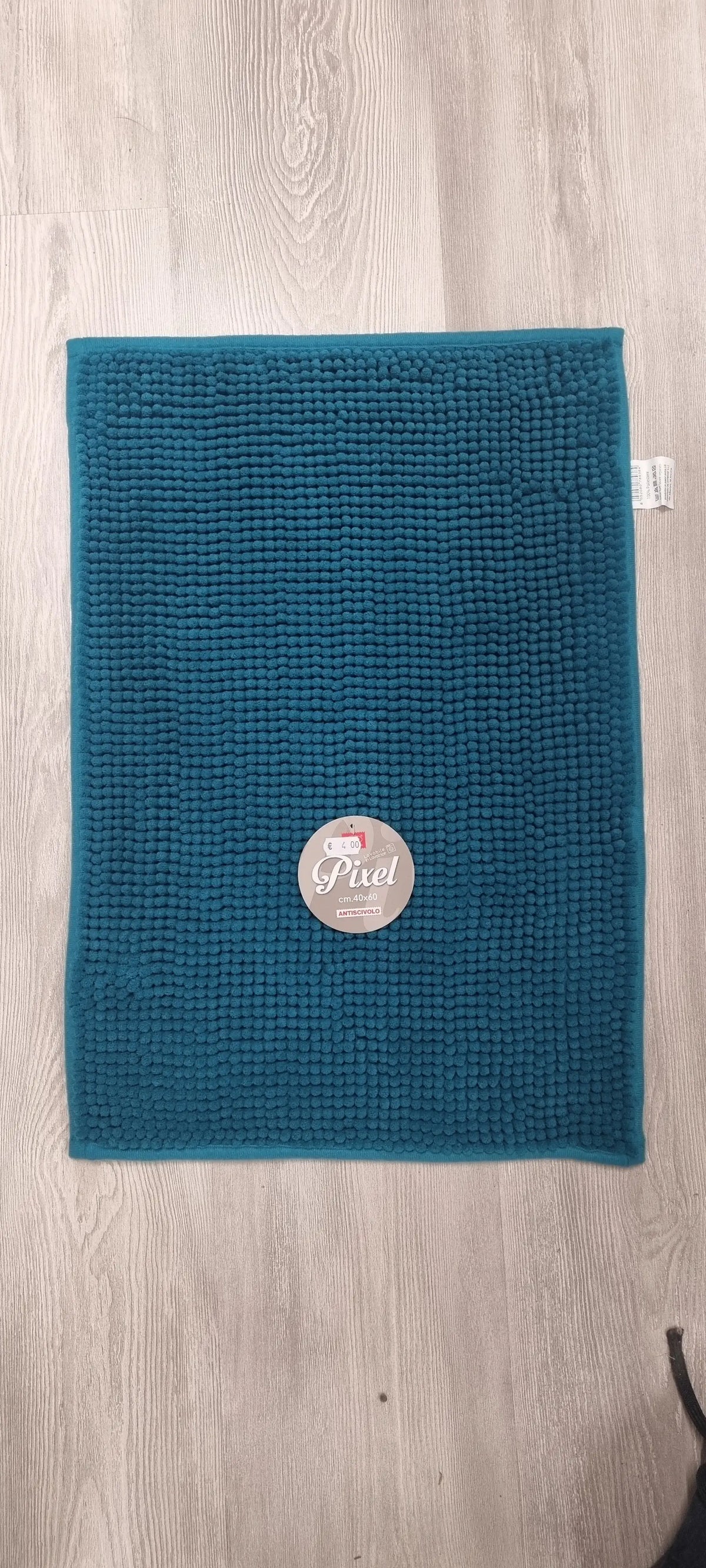 Base gomma antiscivolo tappeto Pixel 40x60, stabile su ogni pavimento