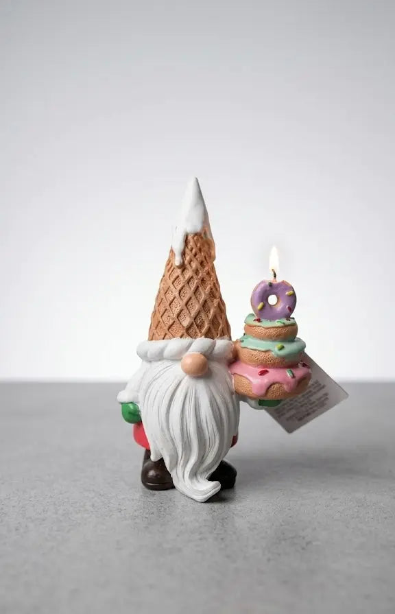Gnomo Pasticcere di Compleanno in Resina – Decorazione Festiva